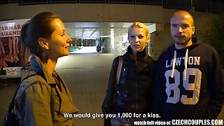 Brineta sa mjehurićima Olivia O'Lovely učestvuje u FFM trojki